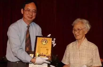 李佩才是中国真正的贵族 年轻人对她的名字知道的越来越少