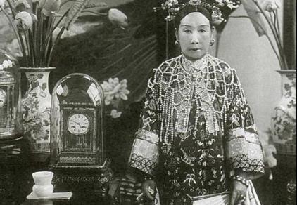 慈禧与同治中兴是什么关系 她在期间都做了什么事情