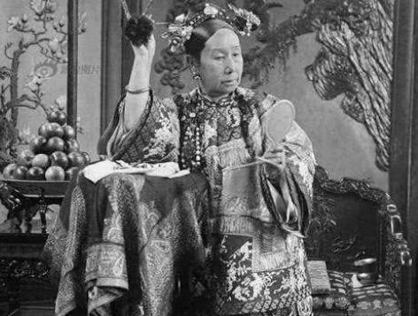 他主持财政6年，竟然挪用了军费7亿