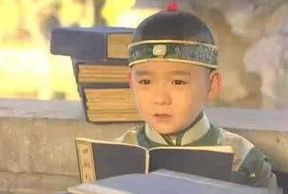 他是乾隆的叔叔 因为出生晚，生活过的比皇帝还舒服