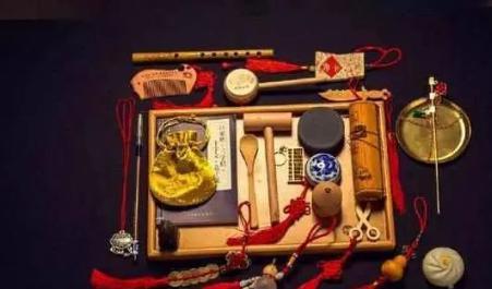 雍正在一岁时胡乱写了一个字，却让康熙脸色瞬变！