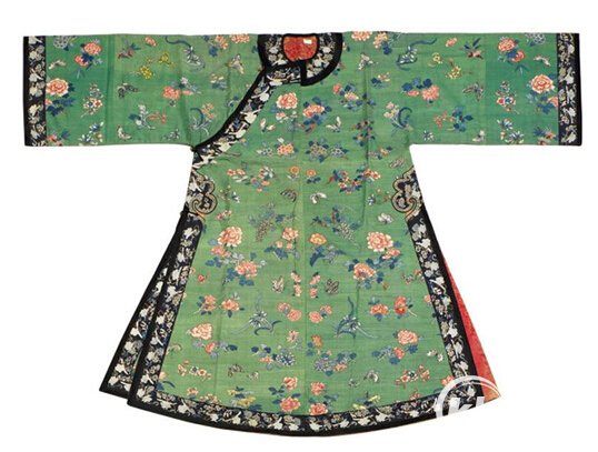 中国清朝不同阶层男女服饰的特点