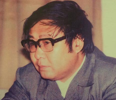 长篇小说平凡的世界作者 中国当代作家路遥简介