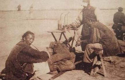 古人抽烟到底有多疯狂 男女老少无不嗜烟草者