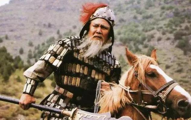 黄忠骁勇善战,勇冠三军,为何年轻时没有很大作为?