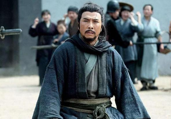 关羽比张飞更帅,为何张飞的女儿入宫当了皇后,关羽女儿却没有?