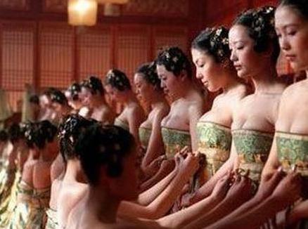 太监需要阉割才能进入皇宫 那么宫女需要做些什么吗