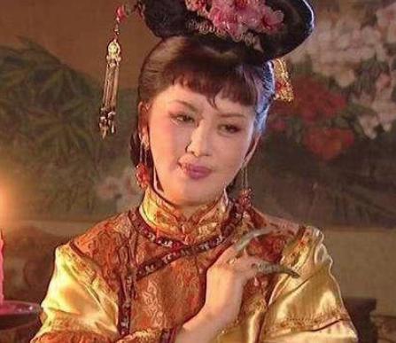 赫舍里氏:11岁便成为大清皇后,为康熙生下两位皇子