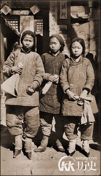 中国古代女子缠足的历史：清末恐怖的女人缠足照