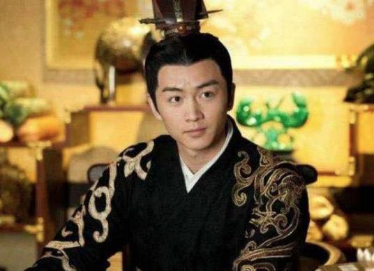 重臣被杀这个皇帝还拍手叫好,八个月后被迫下台