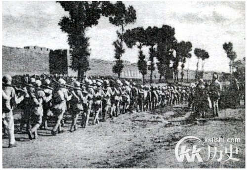 日军被新四军抢走了什么致枪毙其中队长?