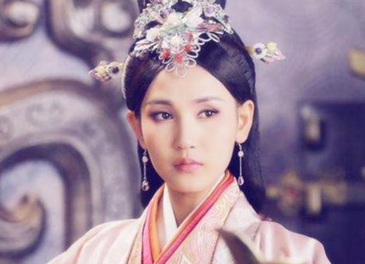 五胡乱华之后的东晋皇帝都短命了，一个女人三度垂帘辅佐帝王！