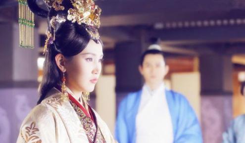 五胡乱华之后的东晋皇帝都短命了，一个女人三度垂帘辅佐帝王！