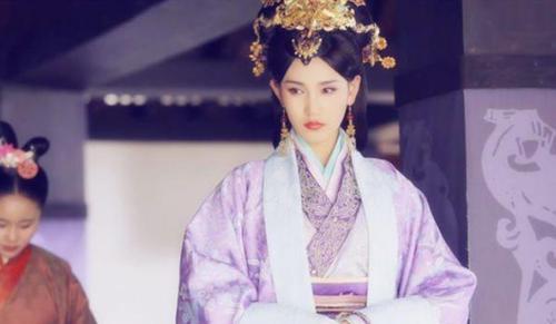 五胡乱华之后的东晋皇帝都短命了，一个女人三度垂帘辅佐帝王！