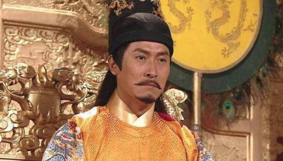 他被叔叔抢了王位,最后消失在皇宫