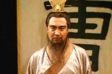 庞德本是马超麾下的武将，为何没跟马超一起投靠刘备