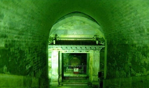 慈禧太后一再改陵 死后被挖惨象不忍直视