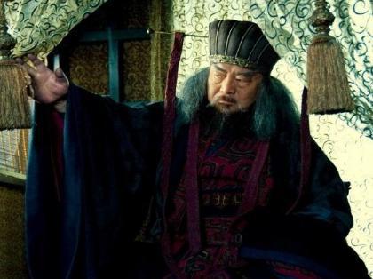 黄巾起义和董卓乱政相比 哪一个对东汉的危害更大