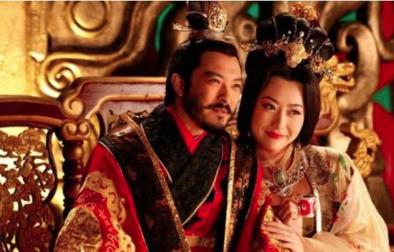 儿子设计灌醉了皇帝的妃子，结果还当上了皇帝