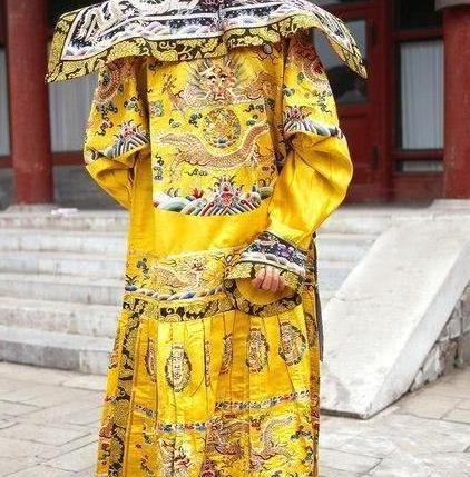 皇帝的龙袍为何不洗呢 不洗的话味道是不是很重呢