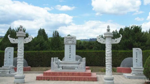 溥仪死后被葬在了什么地方