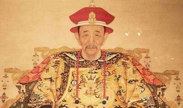 雍正祭天后回宫,给乾隆扔了一块肉,没想到乾隆竟哭着把肉吃完?