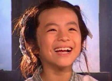 他本来身为皇太孙，出生后却被扔进大牢