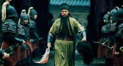 既然关羽用的武器不是青龙偃月刀 那么关羽用的武器叫什么