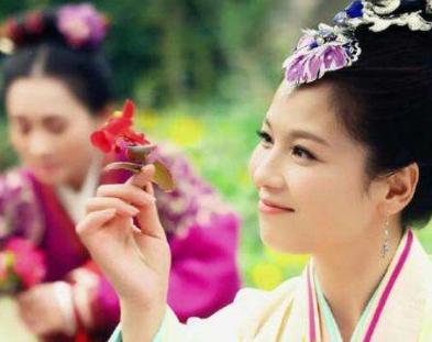 古代未出嫁的女人都喜欢用黄花闺女来形容 这个黄花到底是什么