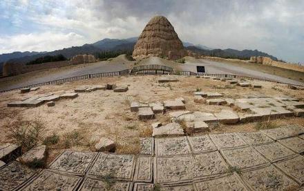 揭秘西夏王陵不长草之谜 不落鸟的秘密是什么样的