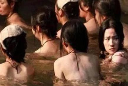 他是宋朝的一个皇帝 他的成功却靠的是十个美貌的处女