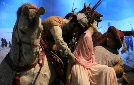 他是宋朝的一个皇帝 他的成功却靠的是十个美貌的处女