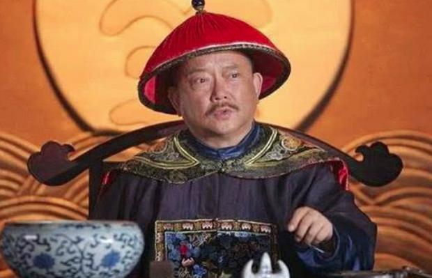 和珅找阿桂聊天，两年后和珅遗臭万年，阿桂名留青史