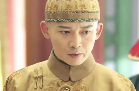 当初盗墓贼随手一丢的乾隆裹尸布 如今却被拍出了上亿的价钱