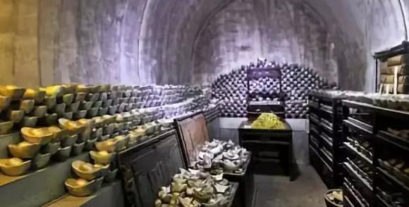 乾隆晚期清朝贪腐弊案为何屡禁不止原来所有案件的源头都在皇帝