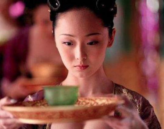 恭嫔:乾隆后宫包衣出身的妃子,常常被翻牌子