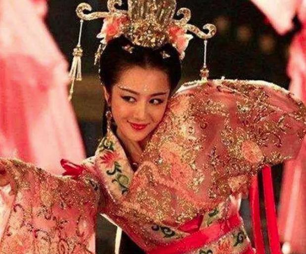 褒姒：比妲己貌美且柔弱，历史上最早的红颜祸水
