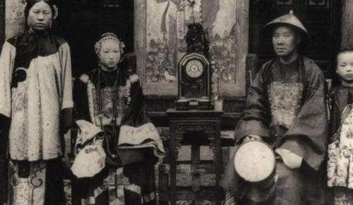 清朝的官员长什么样子