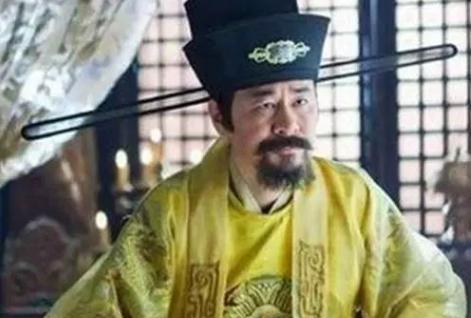 辽国猛将跟北宋叫板,一小人物拿武器说:我来解决,猛将当场毙命