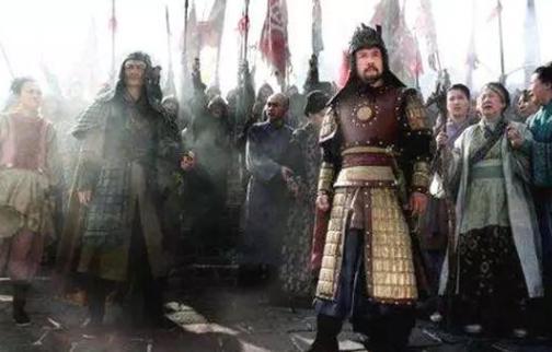 辽国猛将跟北宋叫板,一小人物拿武器说:我来解决,猛将当场毙命