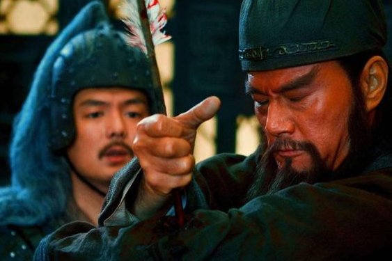 刘备为什仫不给关羽封侯