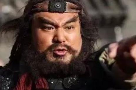 三国最可怜的将领，母亲被关羽看上，父亲被张飞所杀，有仇却不能报 ！