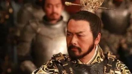 三国最可怜的将领，母亲被关羽看上，父亲被张飞所杀，有仇却不能报 ！