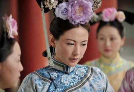 她陪伴嘉庆四十年，守寡后才成贵妃