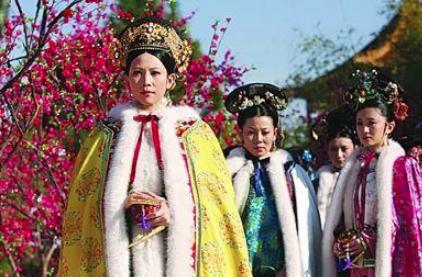 她陪伴嘉庆四十年，守寡后才成贵妃