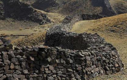 如果长城真的和世人说的那样无用 为何中原王朝会花大量人力物力在上面呢
