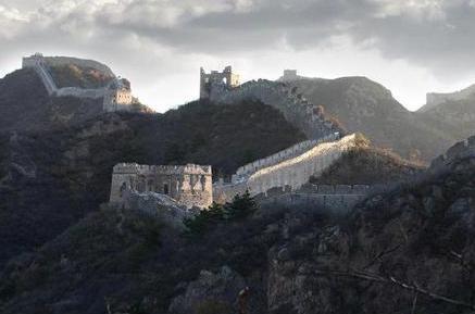 如果长城真的和世人说的那样无用 为何中原王朝会花大量人力物力在上面呢