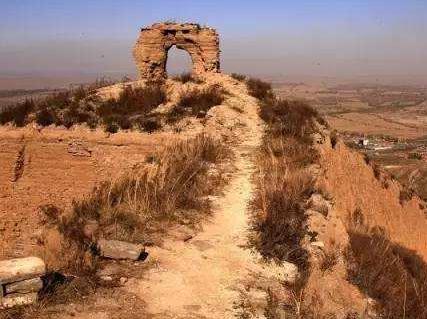 如果长城真的和世人说的那样无用 为何中原王朝会花大量人力物力在上面呢