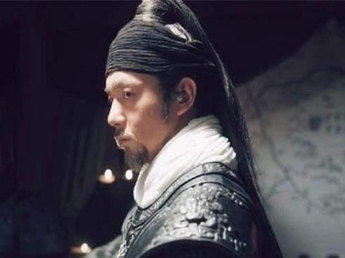 他出身贫寒成为将军,最后被君主赐剑自杀