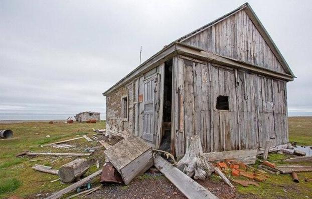俄罗斯最鸡肋的领土,最后一位岛民被北极熊咬死,美强烈要求收回
